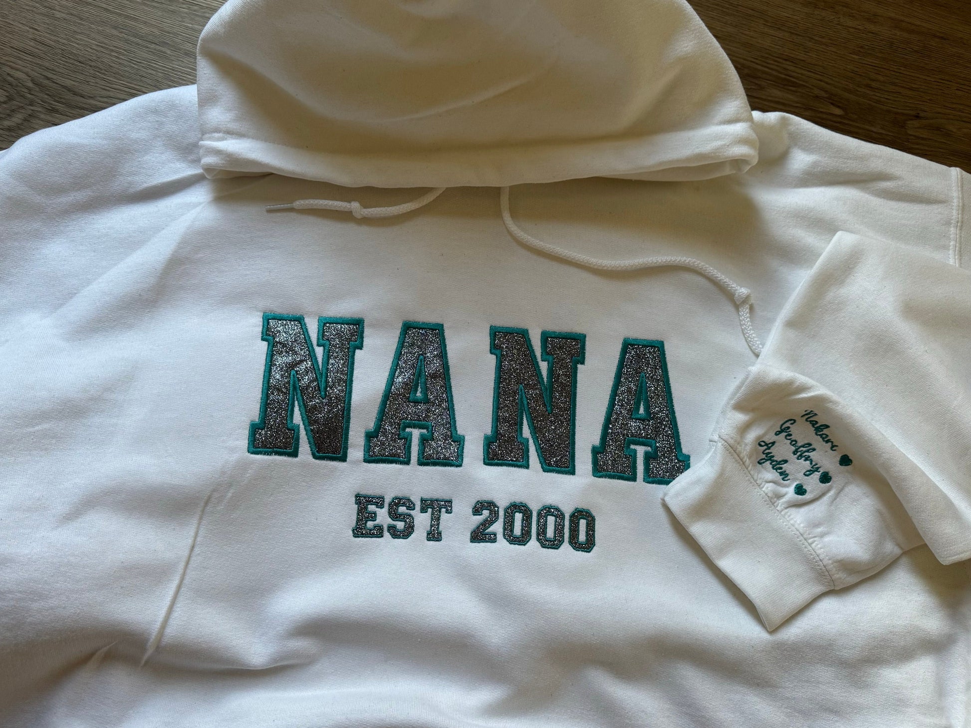 Custom Embroidered Sweatshirt, Glitter, Embroidered Sweatshirt, glitter sweatshirt, nana sweatshirt, Personalized Gift, grandma, Mama, glam