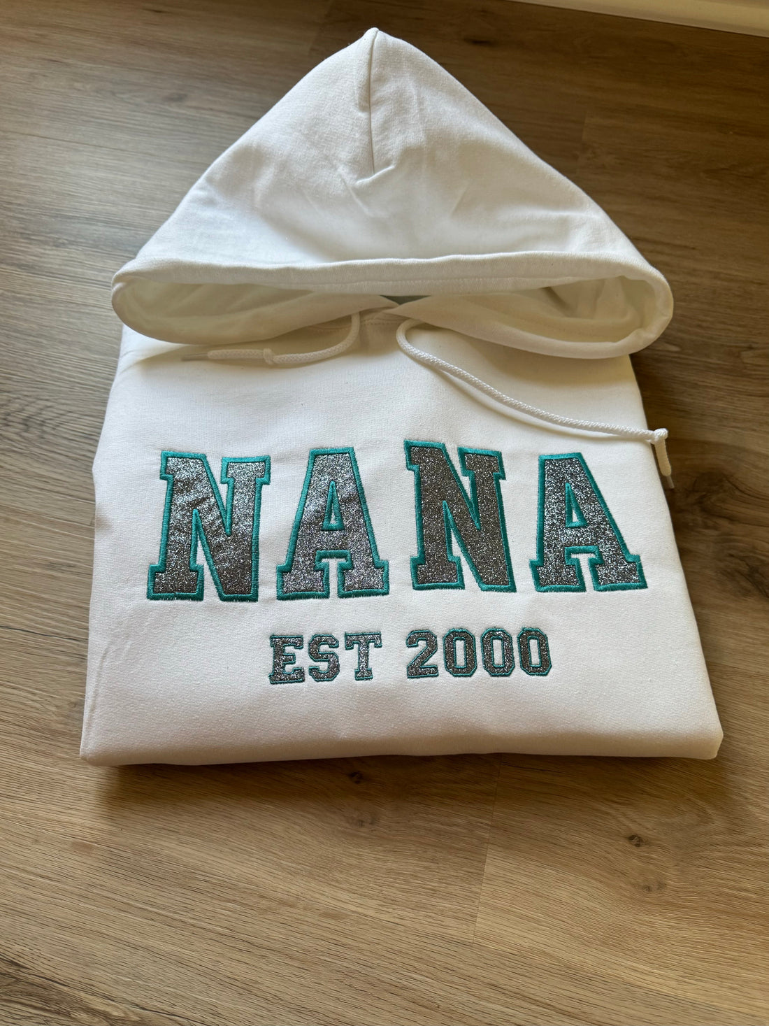 Custom Embroidered Sweatshirt, Glitter, Embroidered Sweatshirt, glitter sweatshirt, nana sweatshirt, Personalized Gift, grandma, Mama, glam